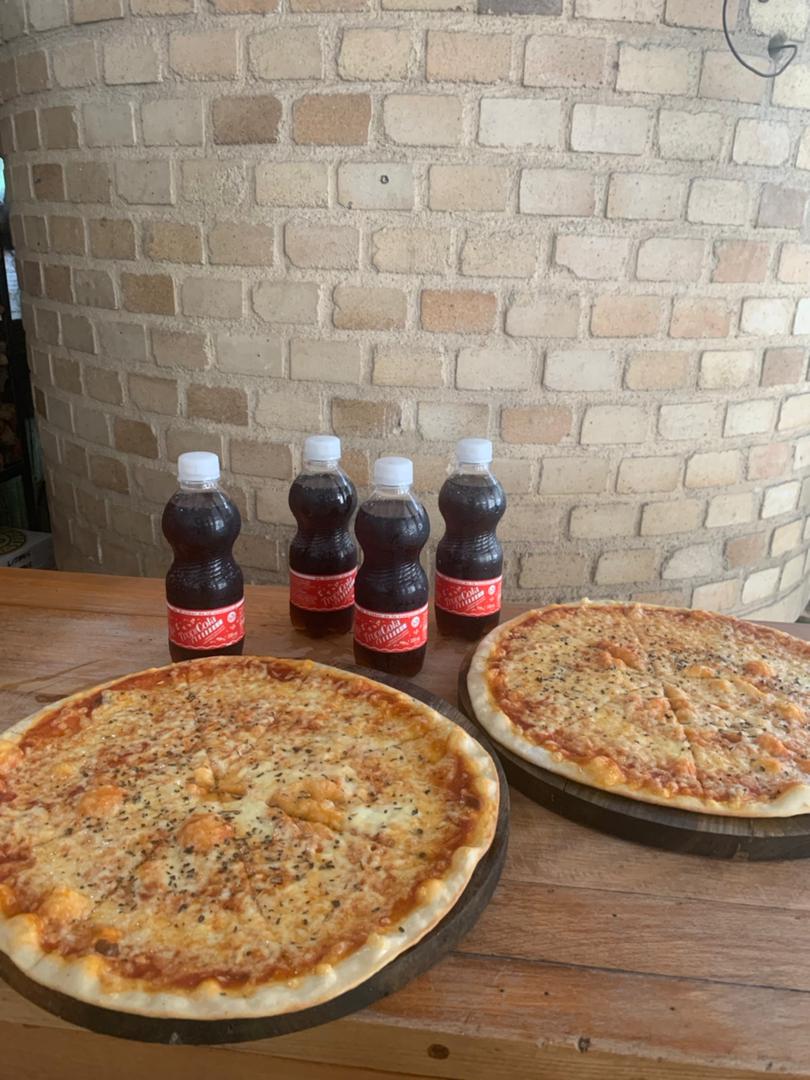2 Pizzas-4 refrescos